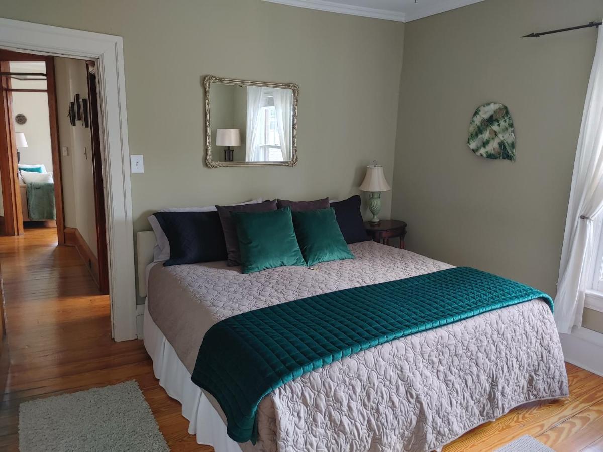 Stonewater Manor B&B Gananoque Exteriör bild